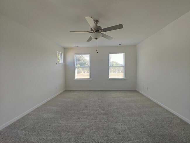 Building Photo - 756 Creekway Dr
