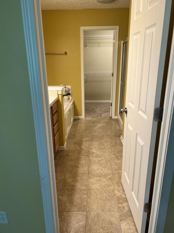 Building Photo - 5825 Crescent Ridge Dr