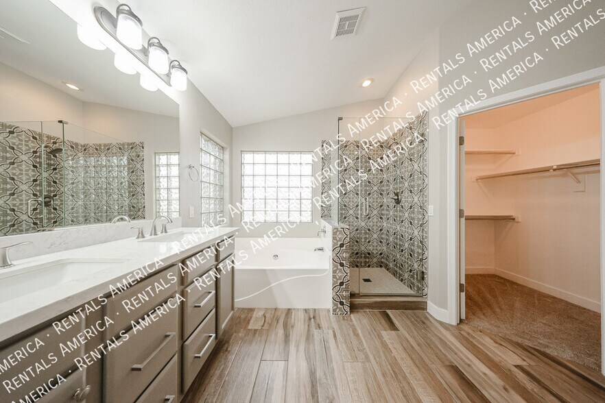 Building Photo - 2305 E Cherry Hills Pl