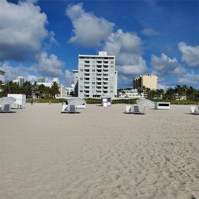 Building Photo - 465 Ocean Dr