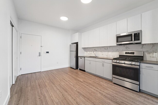 Interior Photo - 475 William Street