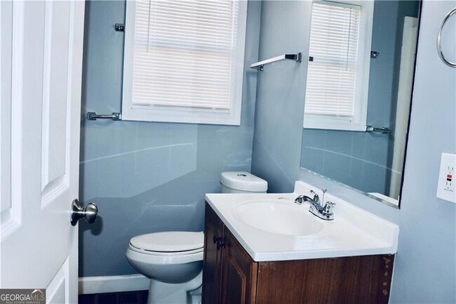 Building Photo - 1526 Childress Dr SW