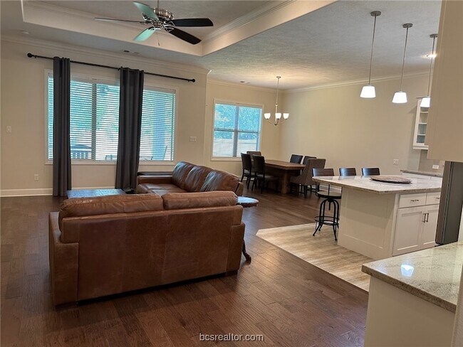 Building Photo - 15605 Long Creek Ln