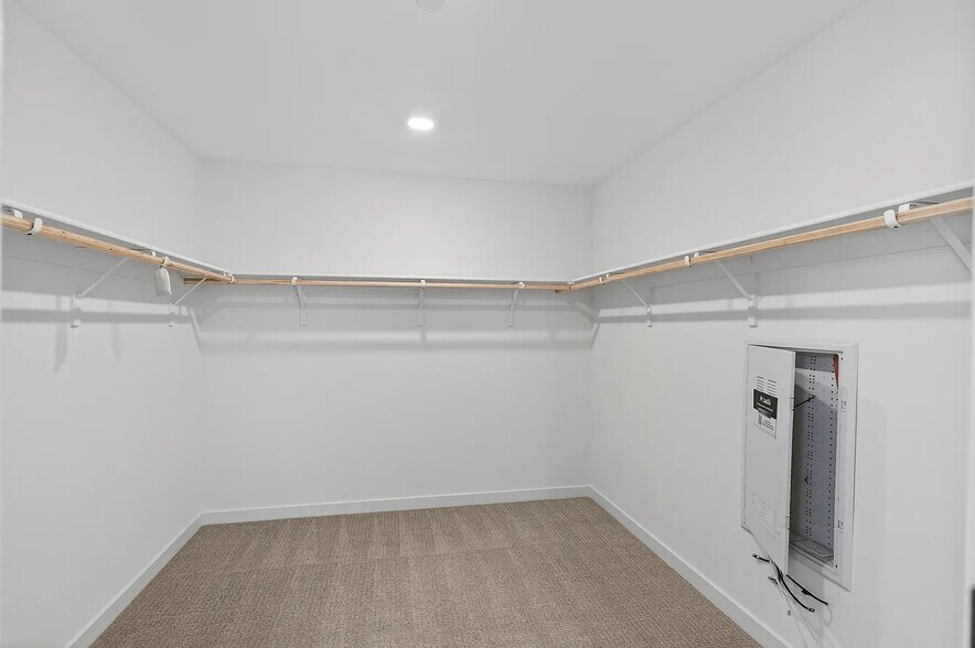 Building Photo - 10156 Zane Way