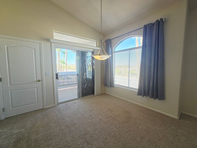 Building Photo - CHARMING 2BD/2BA CONDO IN HENDERSON! W/ COMMUNITY POOL