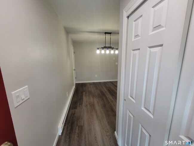 Building Photo - 73 Willow Springs