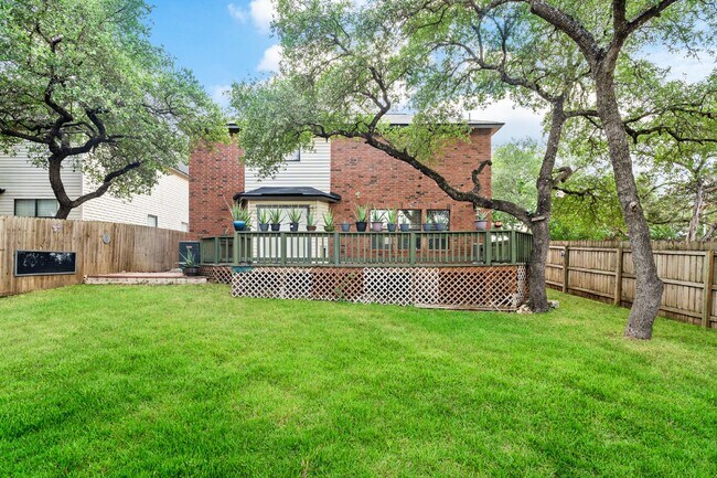 Building Photo - 16074 Walnut Creek Dr