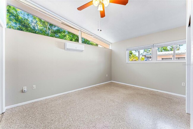 Building Photo - 6912 Alderwood Dr
