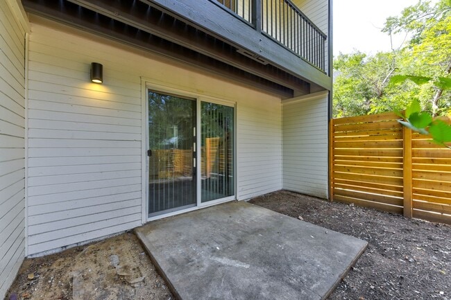 Building Photo - 616 Marine St