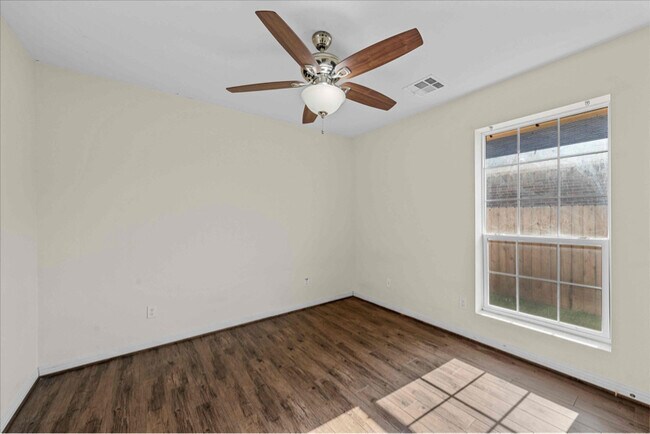 Building Photo - 204 Raven Ridge Ct