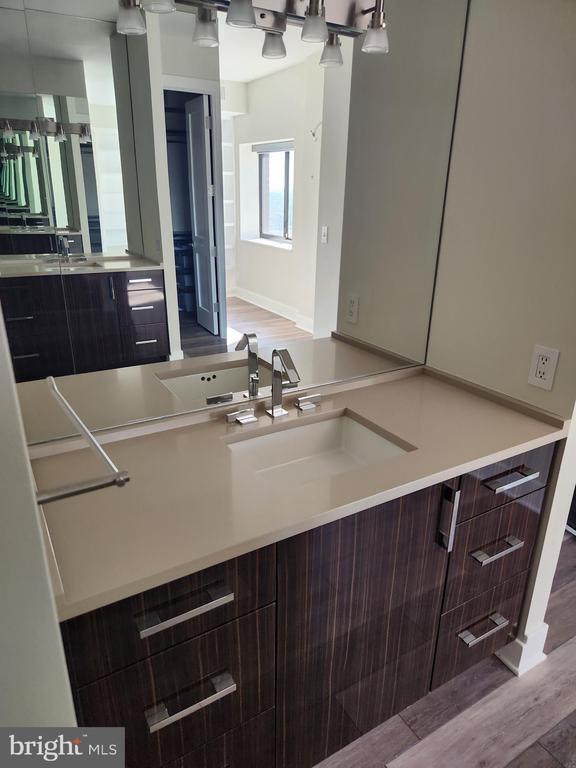 Building Photo - 900 N Stafford St