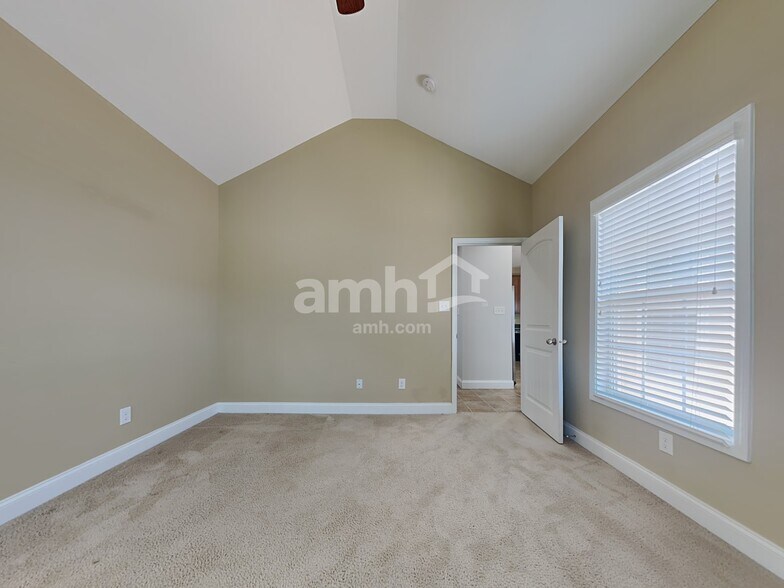 Building Photo - 4721 Dawn Oaks Ln
