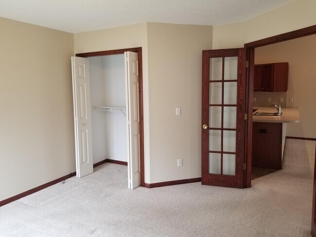 Building Photo - 1623 Lamberton Lake Dr NE