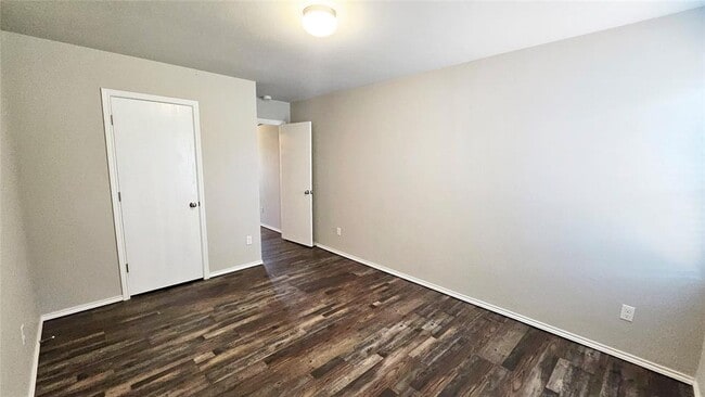 Building Photo - 3305 SE 95th St