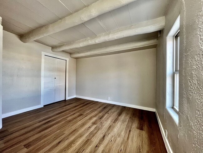 Building Photo - 422 Towner Ave NW