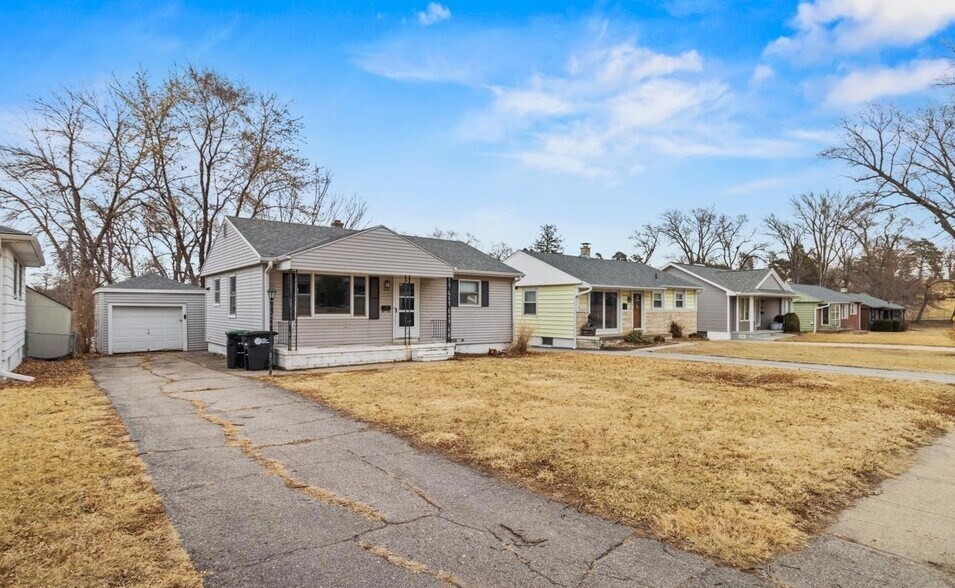 Building Photo - 5610 Frederick St