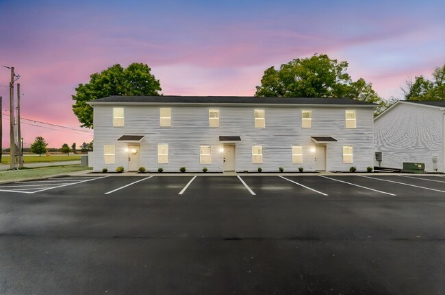 Building Photo - 382 N Franklin St