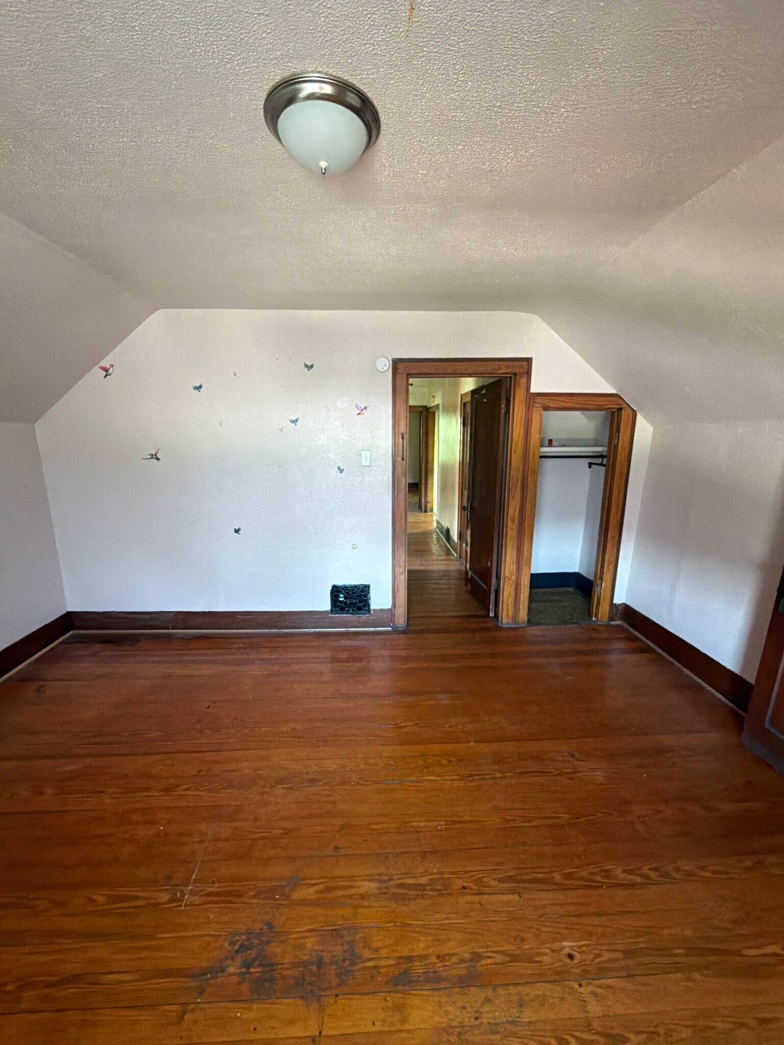 Building Photo - 2120 St Louis Ave