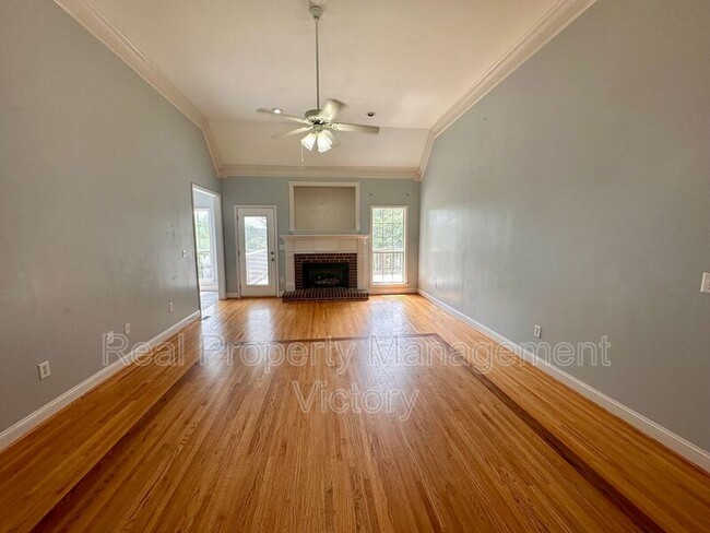 Building Photo - 219 Grandview Pkwy