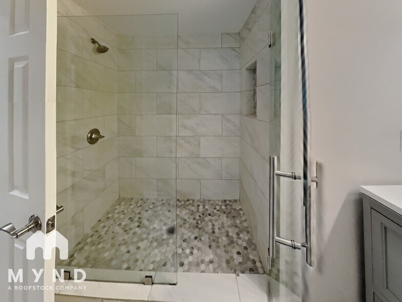 Building Photo - 963 Sims Ave NW