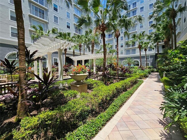 Building Photo - 700 S Harbour Island Blvd