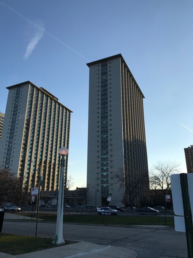 Building Photo - 3600 N Lake Shore Dr
