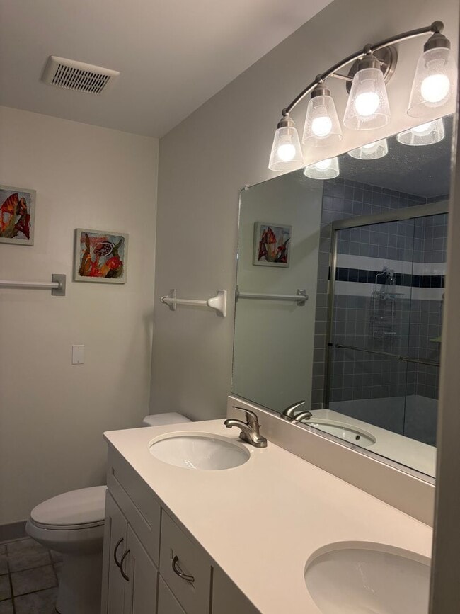 Building Photo - 2 Bedroom 2.5 Bath Home in Kitty Hawk $2150/mo