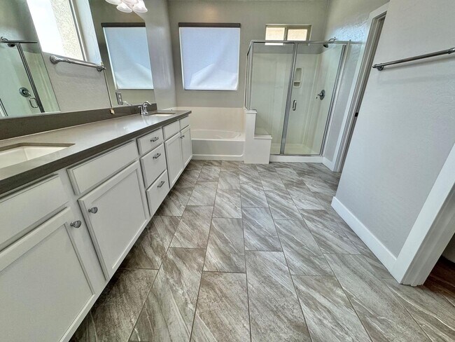 Building Photo - STUNNING 2 STORY HOME 3 BEDROOM/2.5 BATHROOM