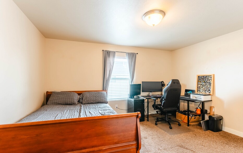 Building Photo - 14414 S Ferndale Way