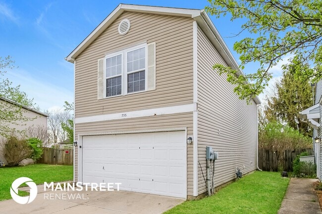 Building Photo - 755 Fern St