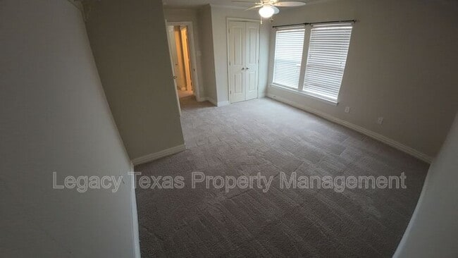 Building Photo - 414 Woodard Ave