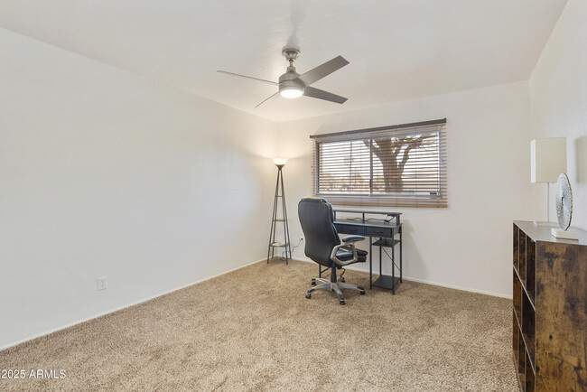 Building Photo - 15218 N 37th Ave