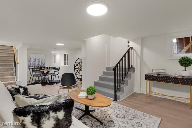 Building Photo - 2 br, 1 bath House - 3415 NE 41st Ave C Un...