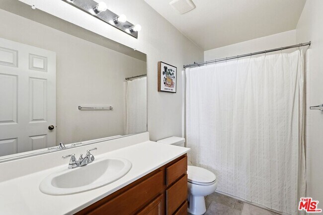 Building Photo - 27022 Victoria Ln