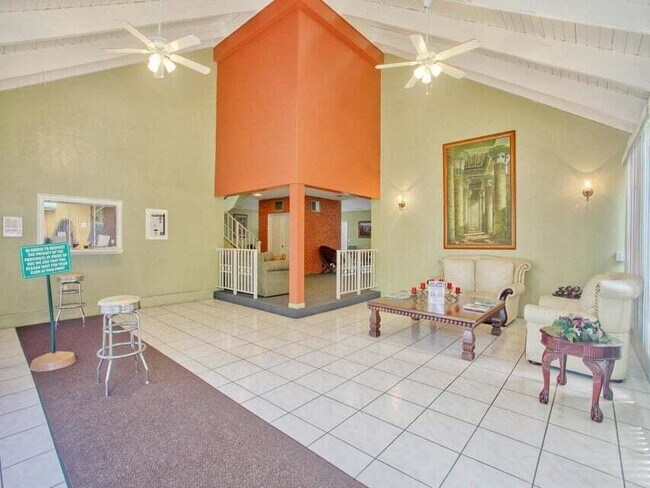 Building Photo - 634 NW 13th St