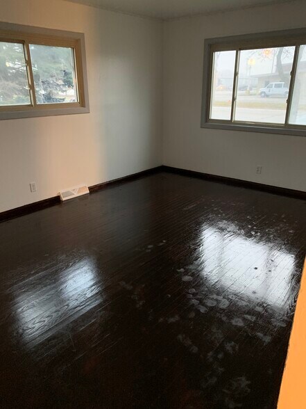 Building Photo - 4961 S 13th St