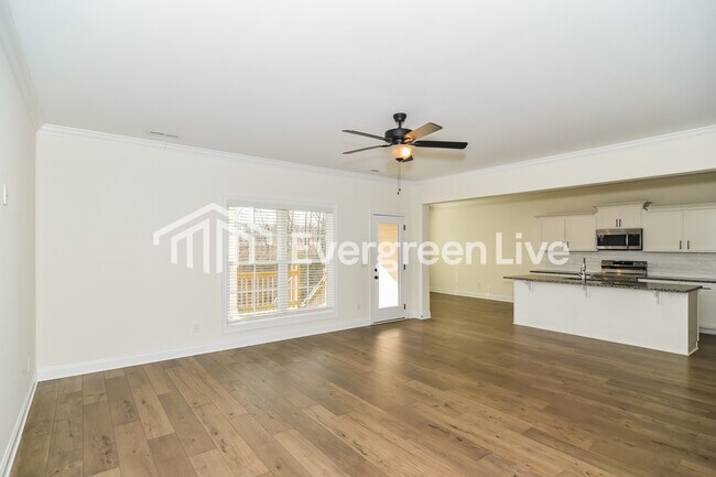 Building Photo - 235 Greenwood Dr