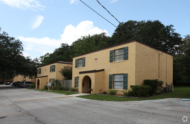 Primary Photo - Townhouse at Lions Gate
