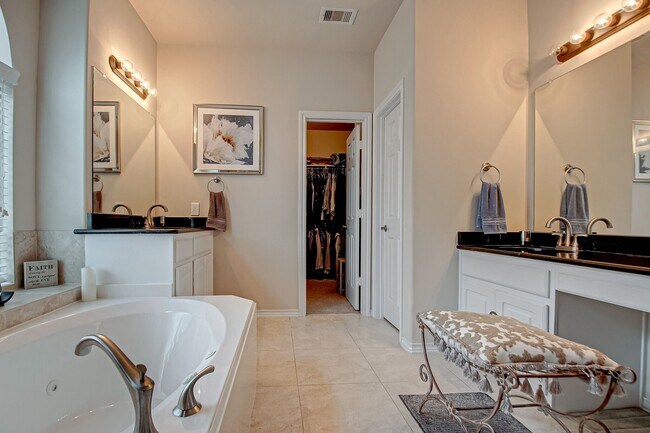 Building Photo - 20754 Kenswick Park Dr