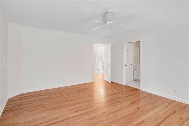Building Photo - 448 Ivy Park Ln NE