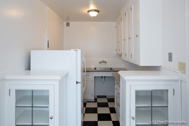 Building Photo - 1305 NE 43rd St