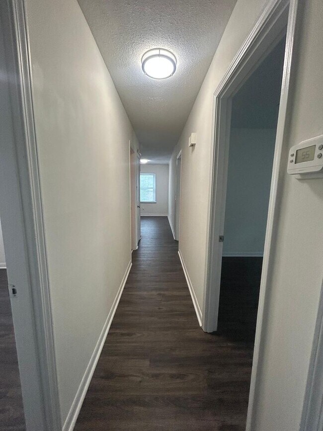 Building Photo - 4BR Home Minutes from Downtown & Fort Jackson