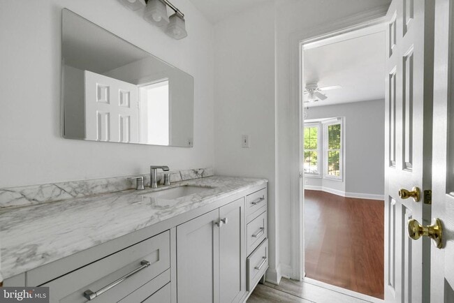 Building Photo - 12209 Fairfield House Dr