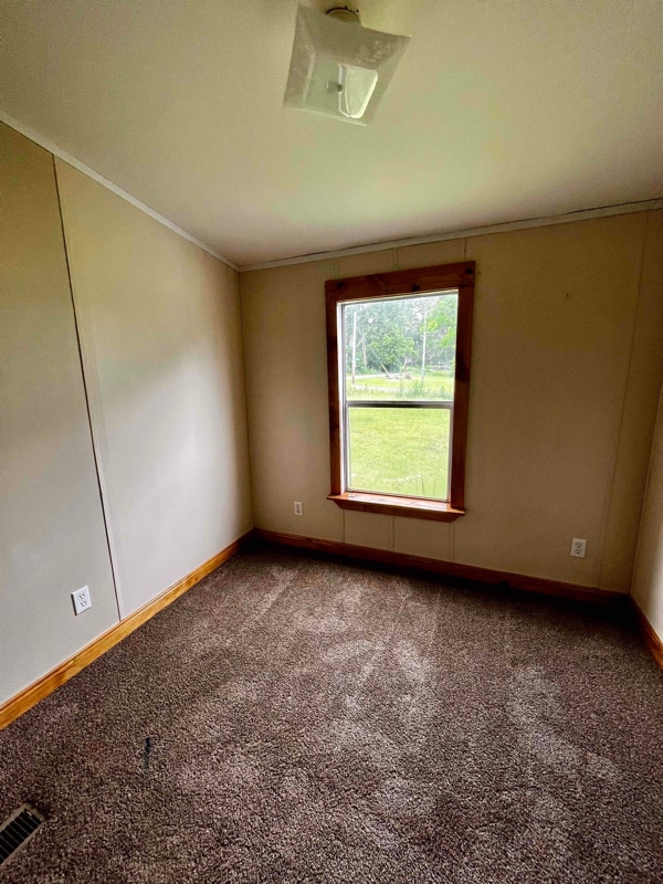 Building Photo - 1038 Maple Dr