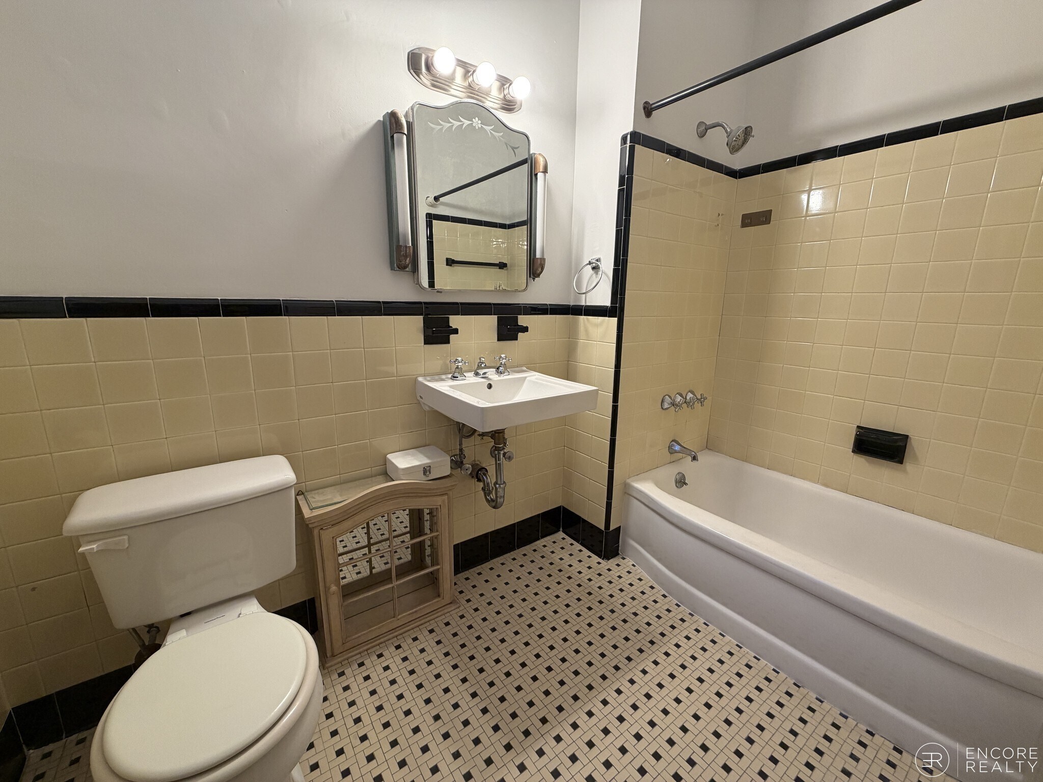 Building Photo - 9 Braemore Rd