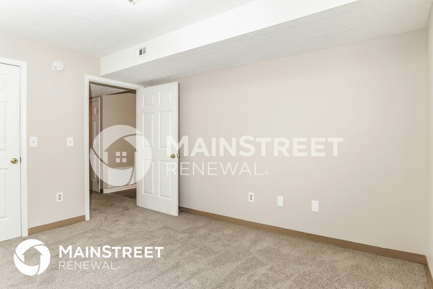 Building Photo - 2913 Dumesnil, Apt #3