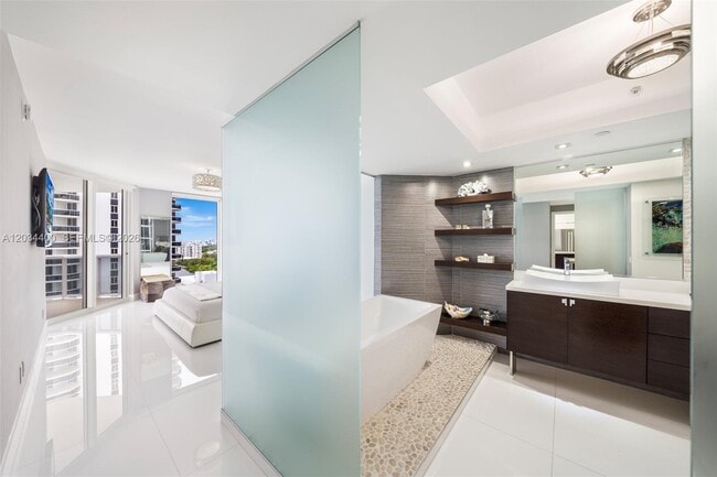 Building Photo - 4779 Collins Ave