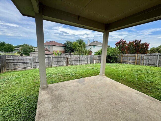 Building Photo - 1692 Amberwood Loop