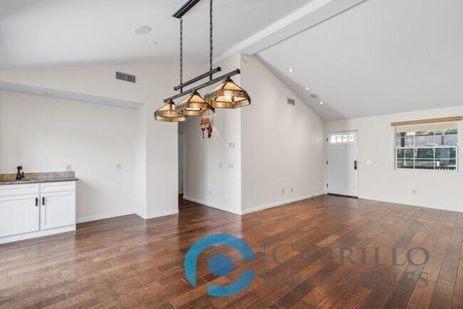 Building Photo - 7940 La Jolla Shores Dr