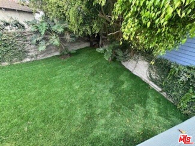 Building Photo - 620 25th St